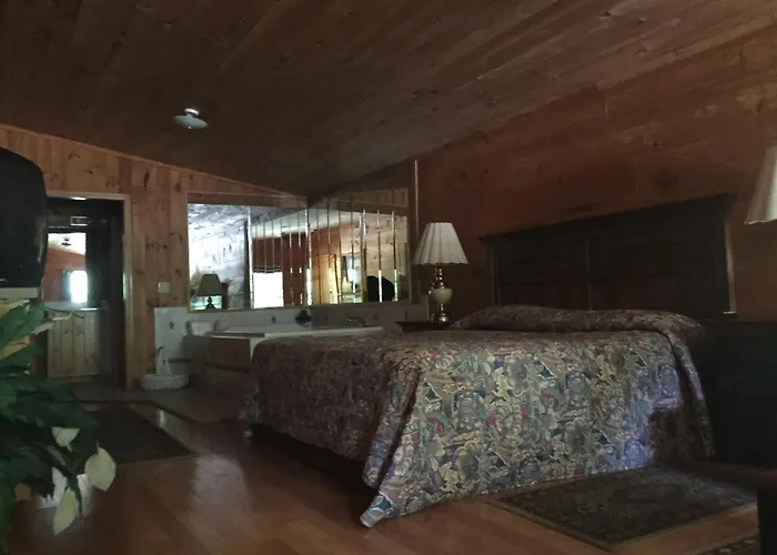Highland Hills Motel & Cabins