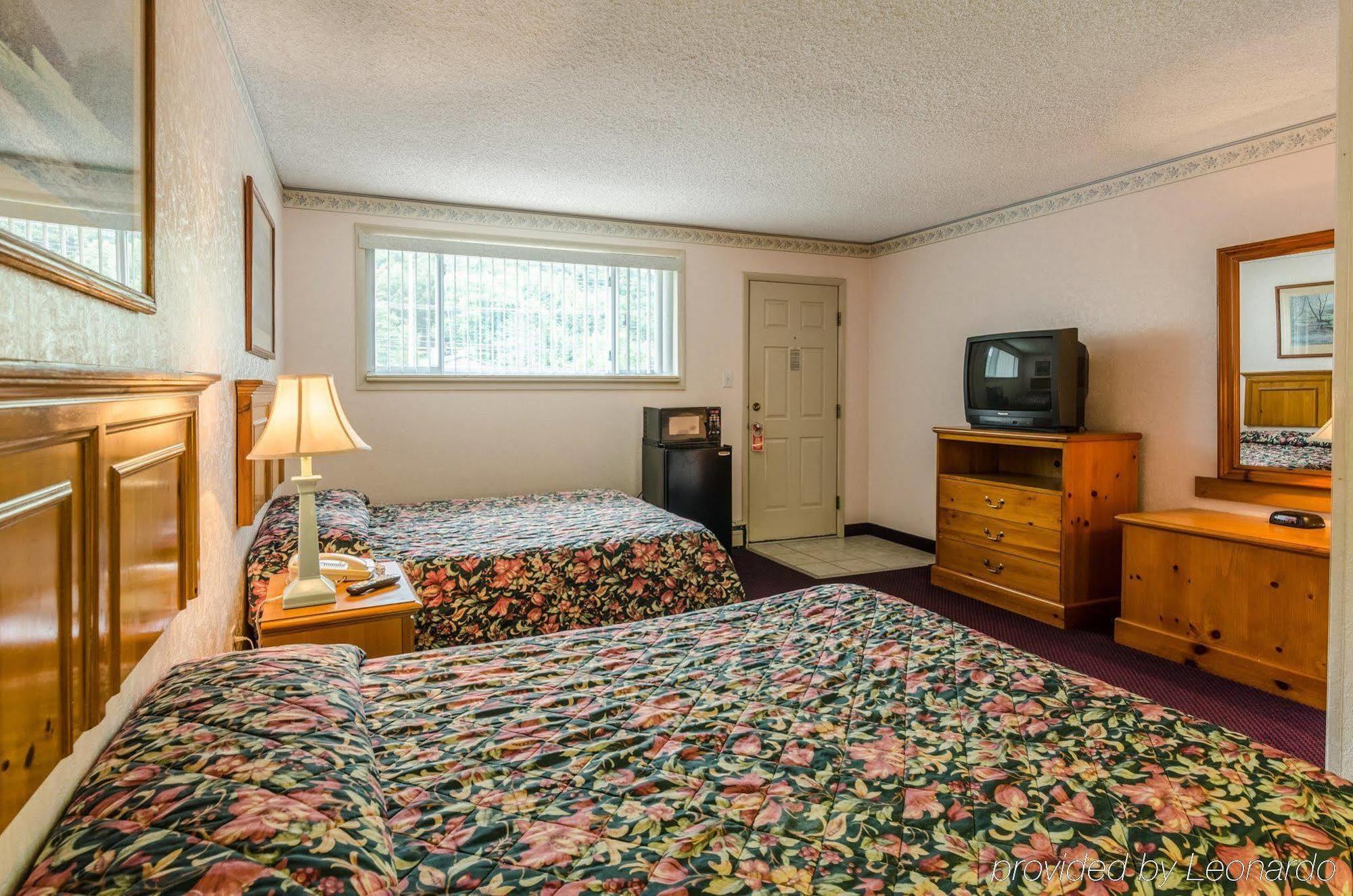 Highland Hills & Motel